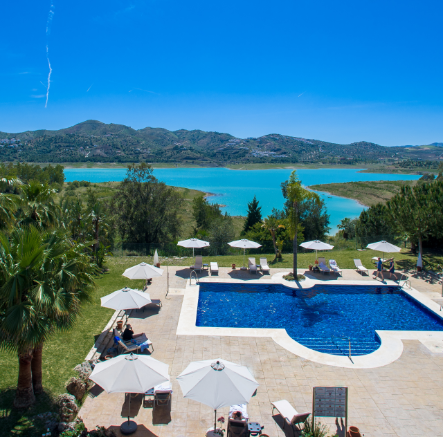 hotel-b-bou-la-vinuela-spa