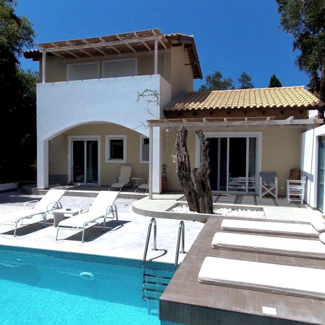 Bijzondere accommodaties Adipni Villas in Agios Prokopios (Corfu, Griekenland)