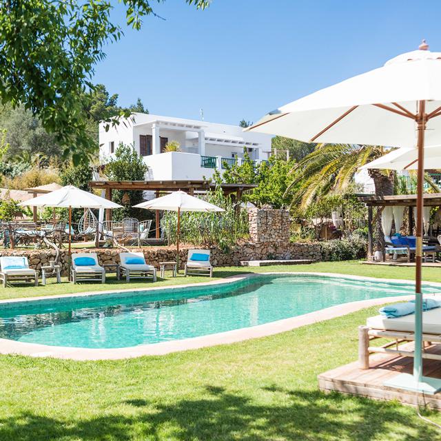 hotel-es-cucons