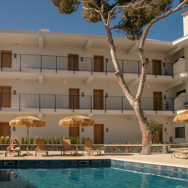 hotel-santanyi-port
