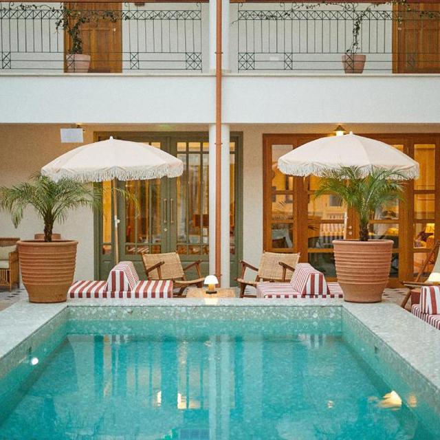 hotel-the-agora