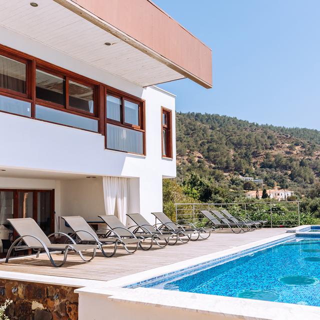 Z&X Holiday Villas