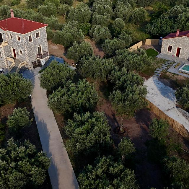 chateau-eleon