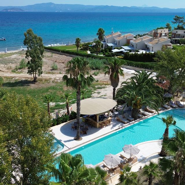 Nusa Suites & Villas